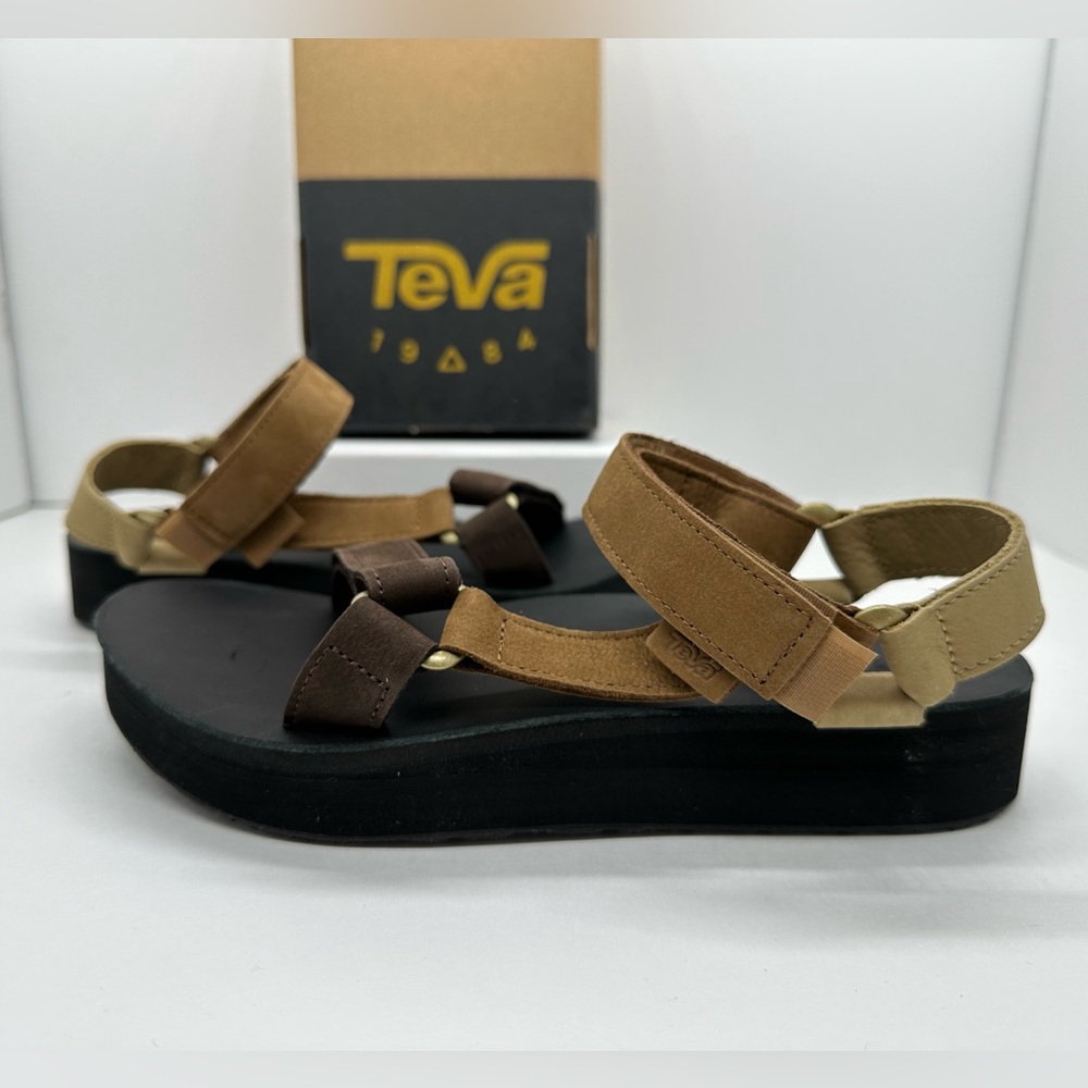 New: Teva Women’s Midform Universal Leather 

Size 7